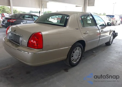 2008 Lincoln Town Car Signature Limited from USA, damaged, VIN 2LNHM82W58X660759